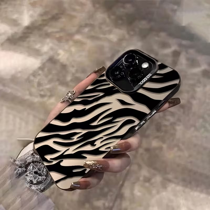 ゼブラ柄ブラックアドバンスドIMD耐衝撃カバー iPhone - Apple Iphone 15 Pro Max のレビューと価格